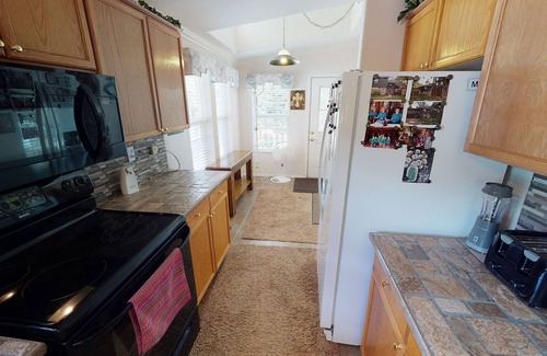 Red River House | Jayhawk Cottage With High Speed Wifi