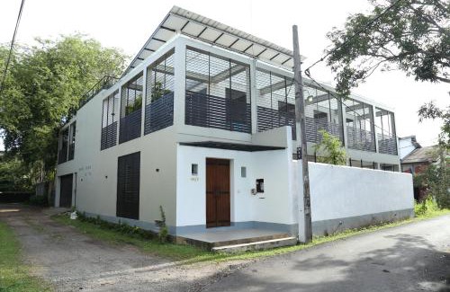 Sri Jayawardenepura Kotte House | Jays Guest Diyatha Waterfront