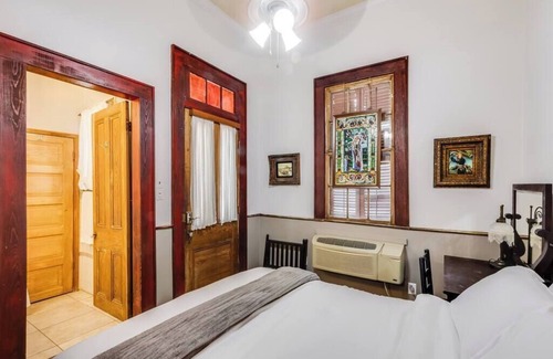 French Quarter Hotel | Jazz it Up! Festival Themed Private Room in