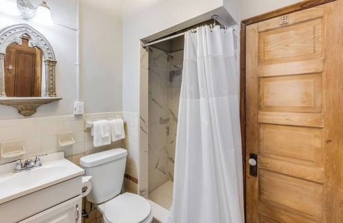 French Quarter Hotel | Jazz it Up! Festival Themed Private Room in