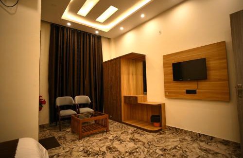 Faizabad Hotel | JB SQUARE RESORT