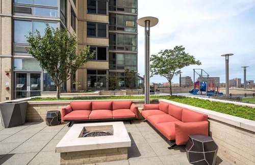Hudson Exchange Apartment | JC PATH 2 BR | Linens/Towels | Gym + Rooftop