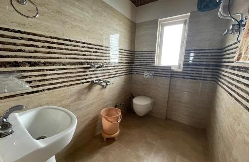 Sarahan Hotel | JEEVAN JYOTI Hotel