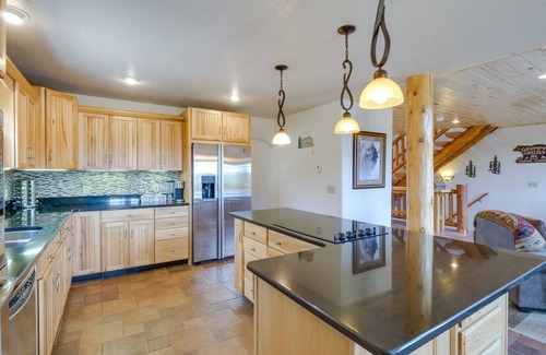 Indian Mountain Cabin | Jefferson Cabin w/Fire Pit & Sauna Near Hiking!