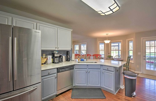Jefferson House | Jefferson Home w/Screened Patio - on 1 Acre!