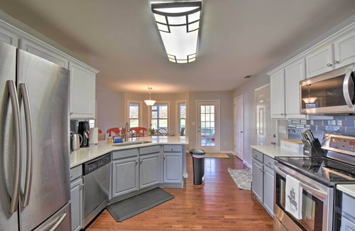 Jefferson House | Jefferson Home w/Screened Patio - on 1 Acre!