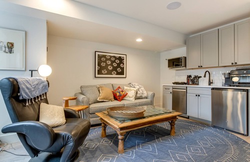 Jefferson Park Apartment | Jefferson Park Apartment: Walk to Empower Field!