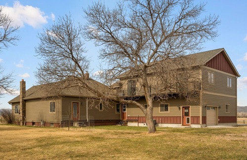 Three Forks House | Jefferson Springs Ranch House- Winter dates available!