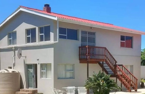 Jeffreys Bay Apartment | JEFFREYS BAY! CLOSE TO POPULAR BLUE FLAG STATUS BEACH!