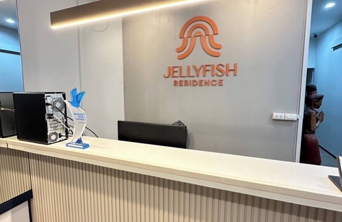 Patong Hotel | Jellyfish Residence
