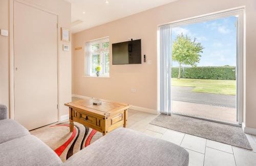 Mersham House | Jemmett Lodge