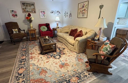 Enid House | Jennie May's cottage retreat house