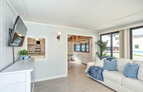 Nettles Island Cottage | Jensen Beach Home w/Private Beach Access!