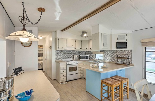 Nettles Island Cottage | Jensen Beach Home w/Private Beach Access!