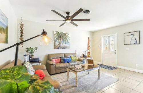 Beach Club Colony House | Jensen Beach Home Walk to Beach Access!