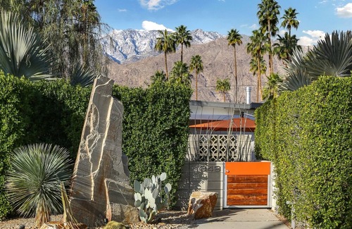 Deep Well Ranch House | Jerry Lewis Palm Springs Estate