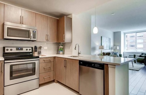 Hudson Exchange Apartment | Jersey City 1 BR | Resort Style Amenities