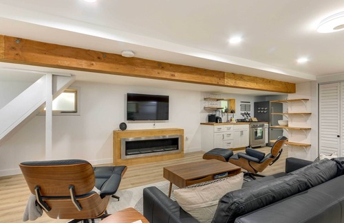 Jersey City Apartment | Jersey City Vacation Rental Near Light Rail!