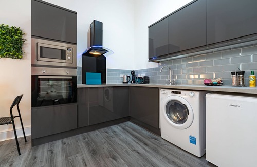 Hull Apartment | Jesouth Gorgeous Inn ☀️Striking ☀️Splashy ☀️Flashy