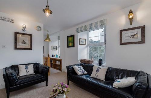 West Looe House | Jessamine: Restored fisherman's cottage close to Looe's harbour
