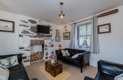 West Looe House | Jessamine: Restored fisherman's cottage close to Looe's harbour