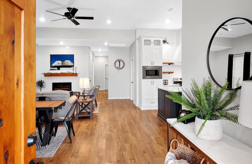 Brazos House | Jesse's Place - Magnolia/Baylor/Downtown Waco