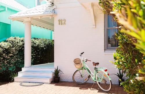 Bondi Beach Villa | Jet Flamingo