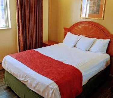 Queens Hotel | Jets Motor Inn