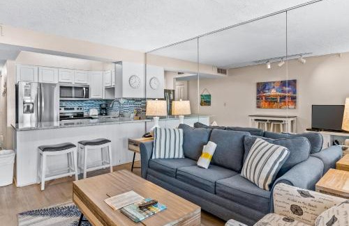 Holiday Isle Apartment | Jetty East 215A