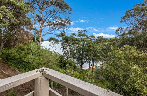 Nungurner House | Jetty View: Lorikeet Cabin - Feel a sense of nature in this rural environment