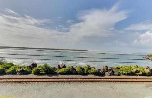 Rockaway Beach House | Jettyview Escape