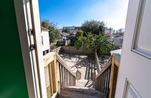 New Orleans Apartment | Jewel Box of the South in the heart of Mid-City
