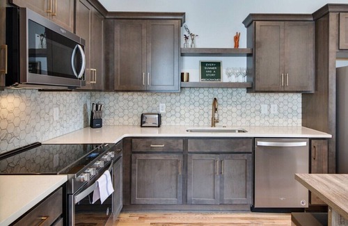 Greenwood House | Jewel Of East Nash With Parking <10 Min From DT