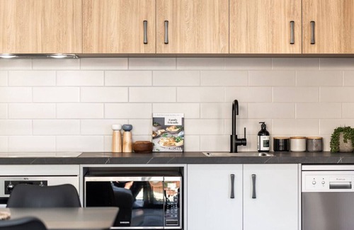 Port Adelaide Apartment | Jewel on Jubilee - New 1 Bed Apt with Parking