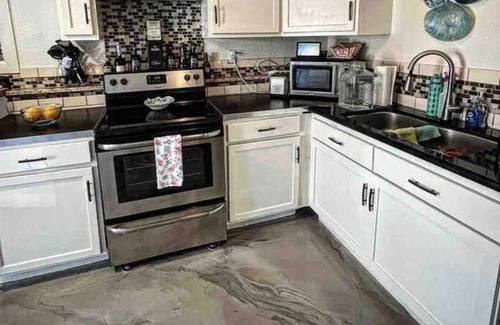 Arbor Heights House | Jewelry Box Home In Arbor Heights Near Water,Casino,Airport,Shopping, & Bowling!