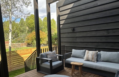 Jackson House | JHRL - Mountain Momma Home