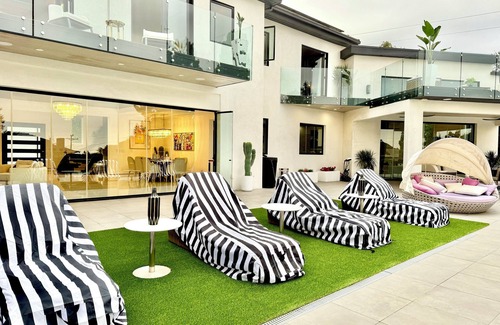 Mount Wilson House | Jie's Choice - Enchanted Garden Hideout