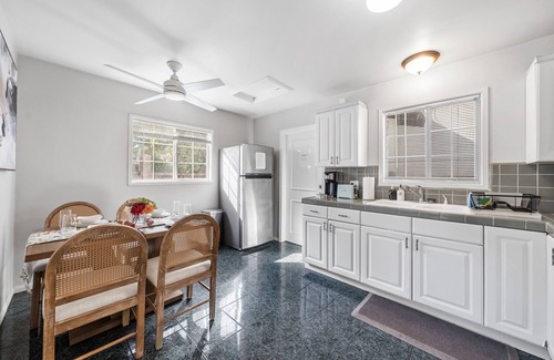 Pasadena House | Jie’s Pasadena · Stylish 2B1B Home 5 mins to PCC