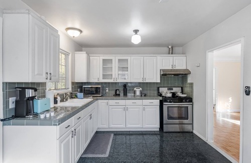 Pasadena House | Jie’s Pasadena · Stylish 2B1B Home 5 mins to PCC