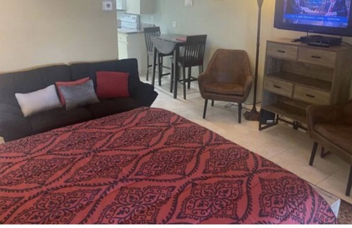 Paradise Lakes Apartment | JIM MILLER'S R&R ESCAPE #524 Clothing Optional