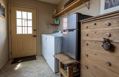 Cody House | Jim Mountain Retreat Wapiti WY