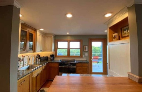 Bantam House | Jim & Pat’s Litchfield Hills Lookout on 4.3 acres