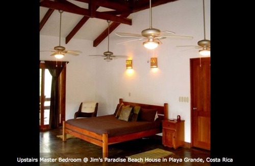 Palm Beach Estates House | Jim's Paradise Beach House w/Private Pool! Walk2Beach,RestaurantBars,&Groceries!
