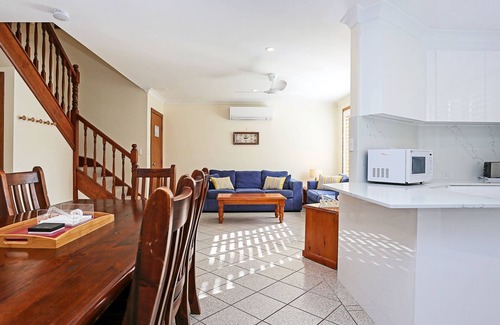 Hawks Nest House | Jimmy's Beach Escape