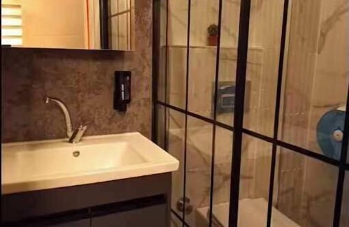 Rasimpasa Apartment | JirHouse Sarıköşk Suite Gray