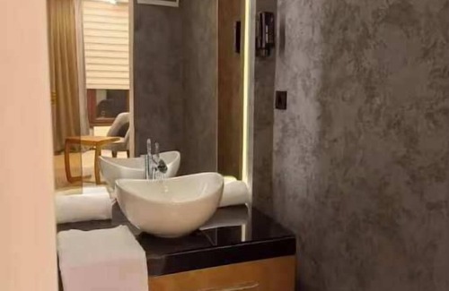 Rasimpasa Apartment | JirHouse Sarıköşk Smoked Room