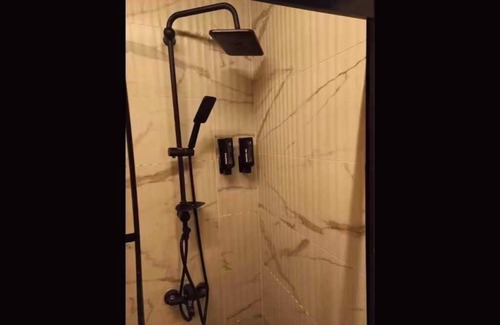 Rasimpasa Apartment | JirHouse Sarıköşk Smoked Room