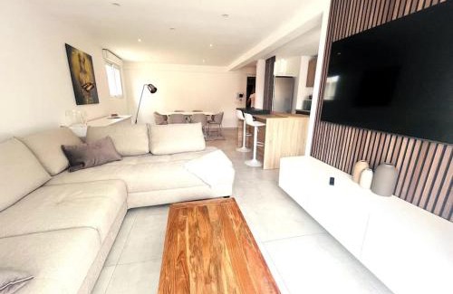 Riou - Petit Juas - Av de Grasse Apartment | JJ Home