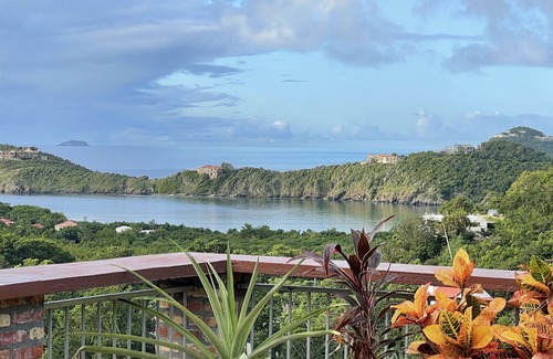 Fish Bay House | JJ's Getaway - Pool, Full AC, Sunset views, King Beds