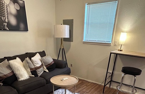 Midwest City Apartment | Jj’s Studios/Guest House